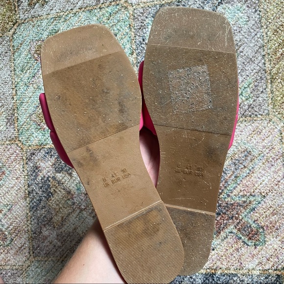 🚫🚫sold🚫🚫💗Hot Pink Slide Sandals - Picture 4 of 6